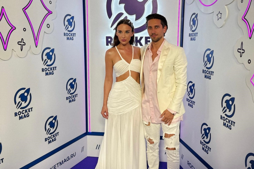 Мия Бойка вышла в свет с ухажером