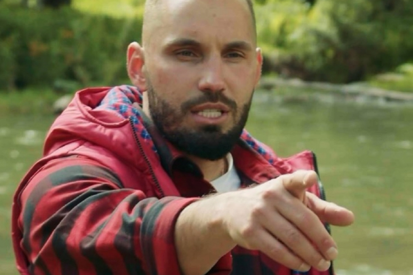 Суркова и Захарова пострадали от Сердюкова в шоу «Последний герой»