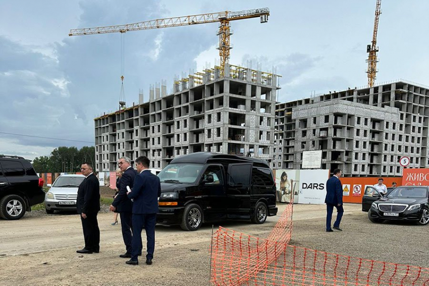 Министр строительства РФ Ирек Файзуллин осмотрел площадку под КРТ в Хабаровске