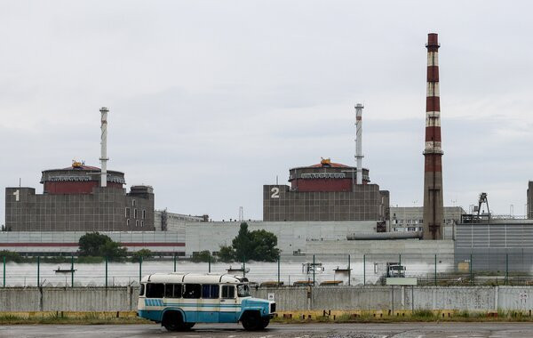 На Запорожской АЭС заявила о возможном демонтаже выгоревшей градирни