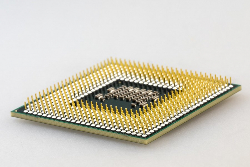 Ученые ЛЭТИ создают прототипы мемристоров для компьютеров нового поколения