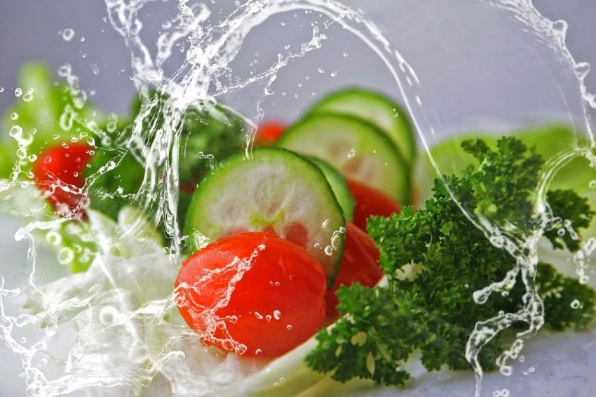 Специалисты рассказали о правилах питания в жару