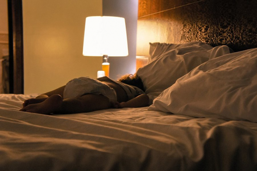 Исследование: время отхода ко сну может влиять на здоровье кишечника у детей