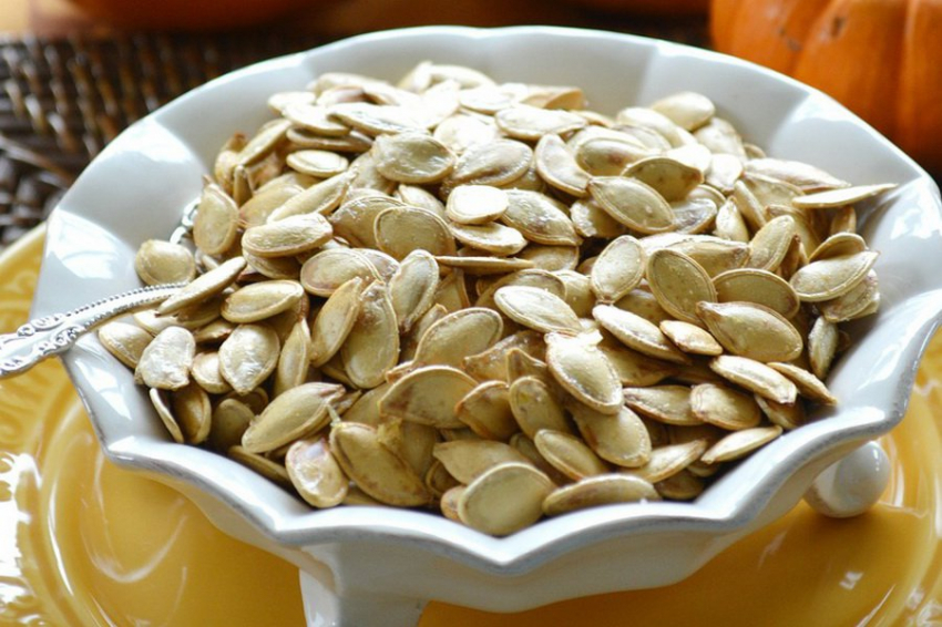 Диетолог Хартнетт назвал шесть причин включить тыквенные семечки в рацион