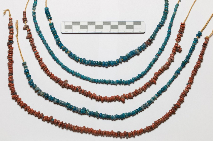 Тысячи стеклянных бусин бронзового века обнаружены в Италии