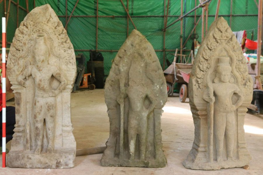В Камбодже найдено несколько статуй «Хранителей дверей» XI века