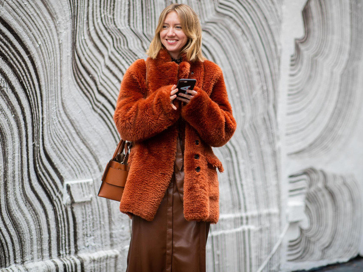 Стильно и тепло: что из верхней одежды и обуви носить поздней осенью 2024