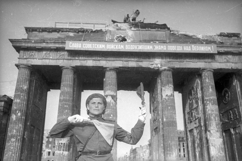 Умерла знаменитая регулировщица Великой Победы Мария Лиманская