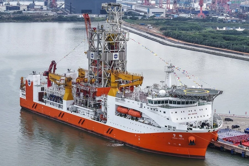 Китай спустил на воду корабль для бурения мантии Земли