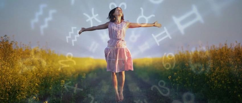 Павел Глоба назвал 3 знака зодиака, которых ждет счастливый 2025 год