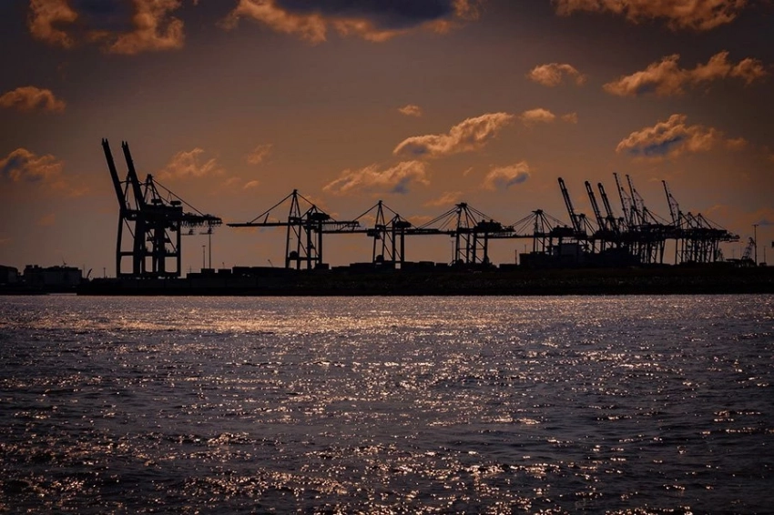 Новые власти Сирии решили разыграть порт Тартус